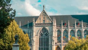 Praktische gids voor Belgische creators: hoe je Serbische merken vindt en samenwerkt via Taobao, inclusief outreach-tactieken, shipping & influencertips.