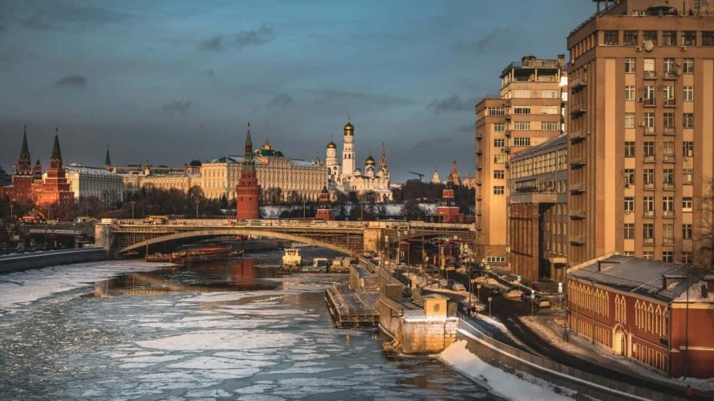 Praktische gids voor Belgische creators: hoe je Maleysische merken op OnlyFans aanspreekt, productvoordelen helder communiceert en veilige samenwerkingen sluit.