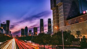 Praktische gids voor Belgische creators: stappen, outreach-scripts en tools om Indonesische Etsy-merken te vinden en UGC-deals te sluiten.