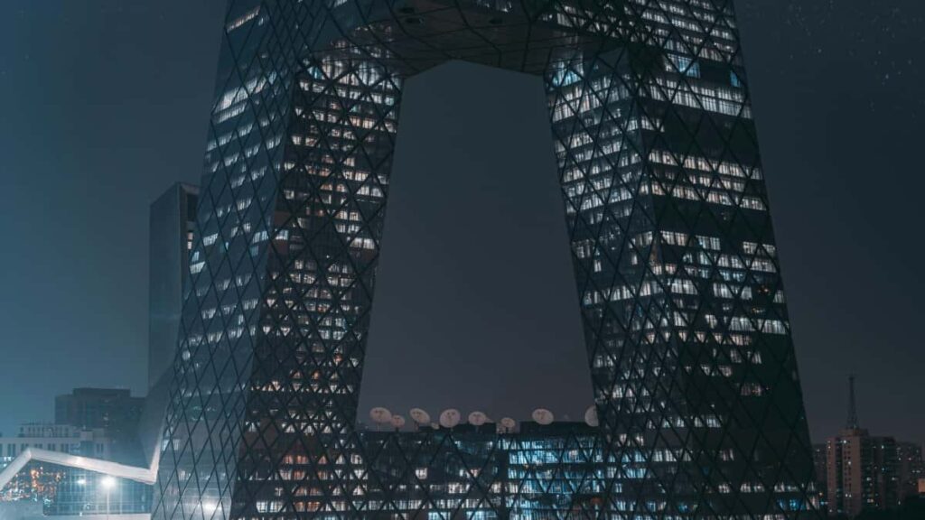 Praktische gids voor Belgische creators: hoe je Boliviaanse merken via ShareChat identificeert, benadert en cross-promoot met slimme multi-platform tactics en voorbeelden.