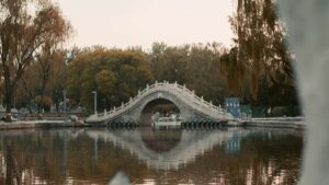 Praktische gids voor Belgische creators: hoe Slovenische merken op Reddit contacteer je, co-creatie-ideeen voor exclusieve productbundles en risicomanagement.