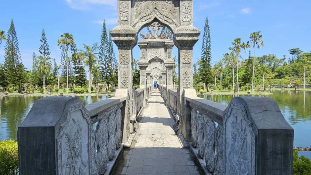 Praktische gids voor Belgische creators: hoe je Kazakhstan-merken op Chingari vindt, contacteert en PRpakketjes unboxt met lokale tactiek en platform-insights.