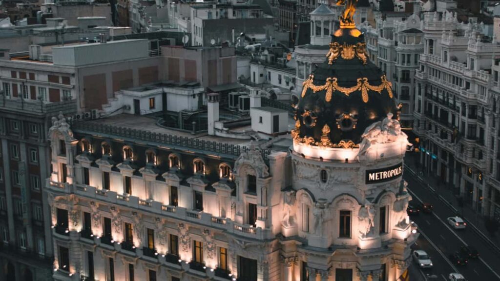 Praktische gids voor Belgische adverteerders: hoe je Letse WeChat-makers vindt, screent en inzet om nieuwe productconcepten te testen.